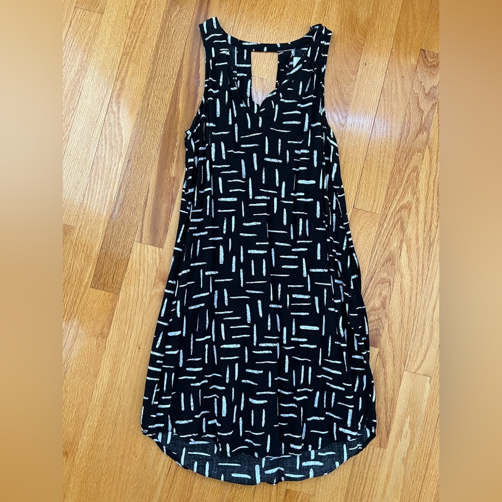 Old Navy Black and White Lightweight Dress